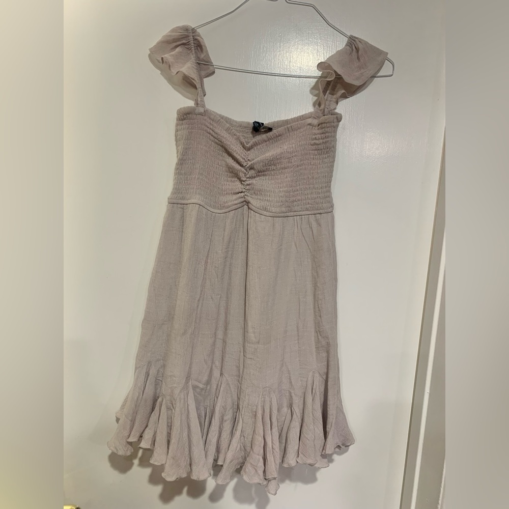 Women’s Dress. Size M.